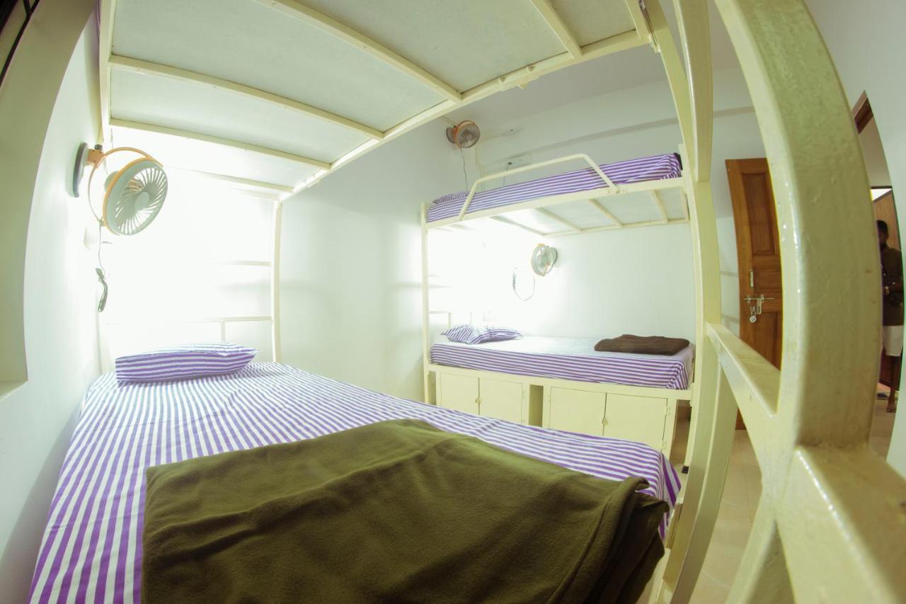 Bonds Hostel Candolim Extérieur photo