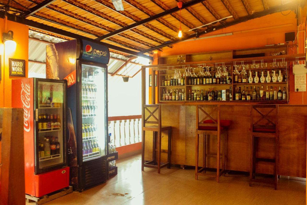 Bonds Hostel Candolim Extérieur photo