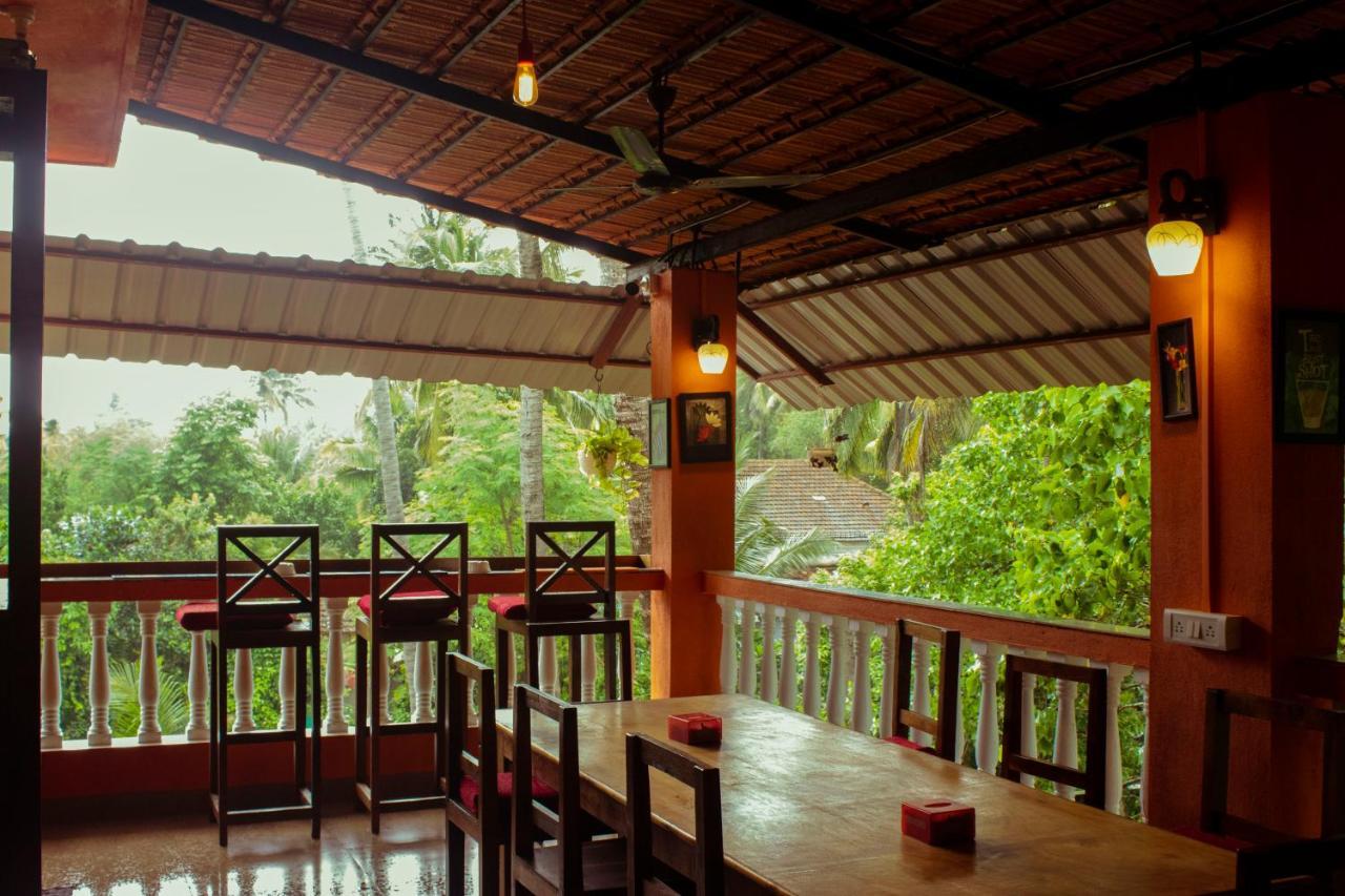 Bonds Hostel Candolim Extérieur photo