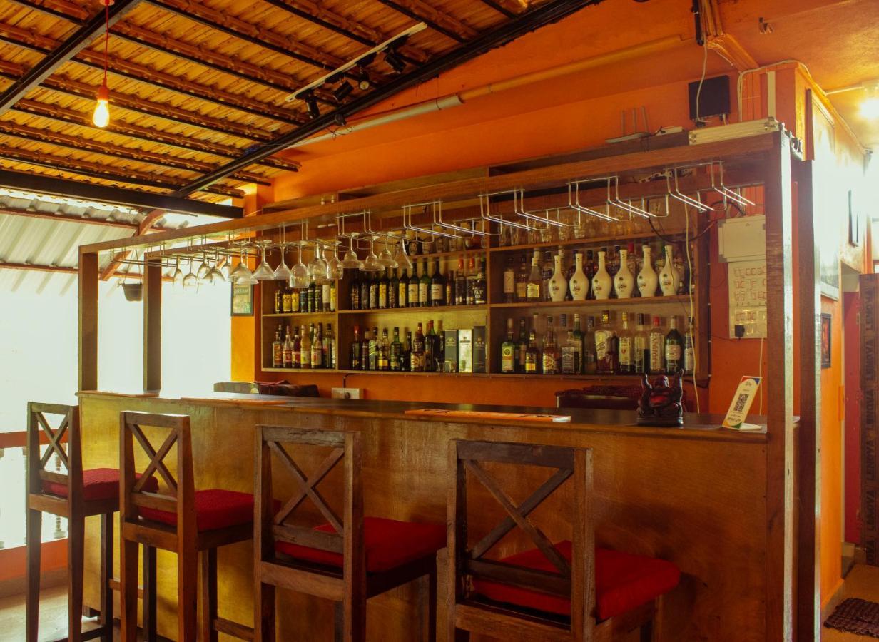 Bonds Hostel Candolim Extérieur photo