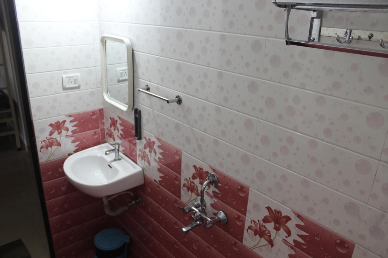 Bonds Hostel Candolim Extérieur photo