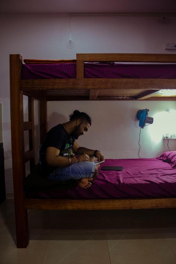 Bonds Hostel Candolim Extérieur photo